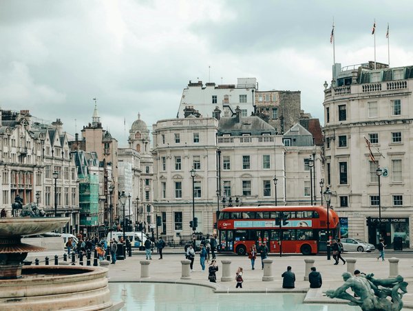 Comment organiser des vacances en Italie avec des cours de cuisine et des visites de vignobles?